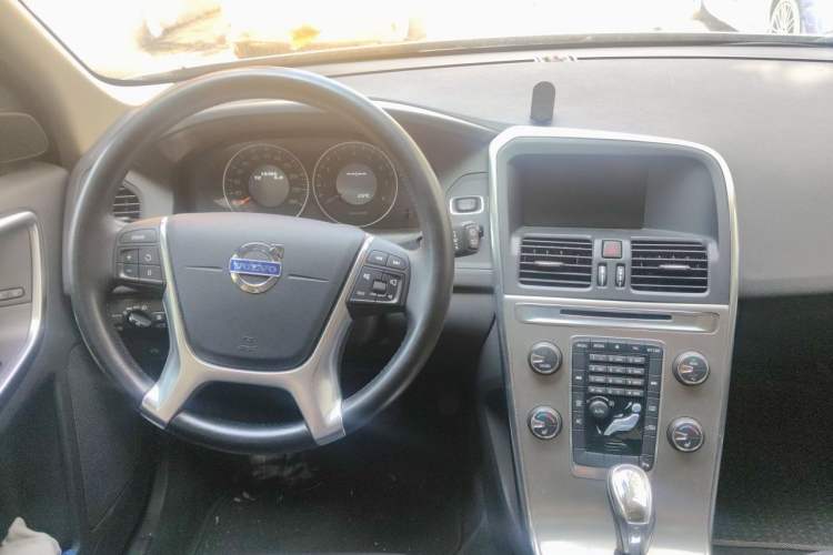 Used Volvo XC60 2013 T5 Comfort Edition Steering Wheel