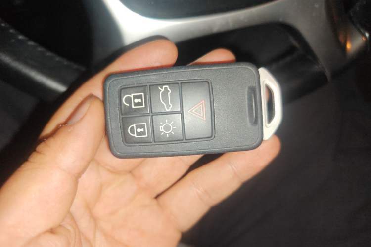Used Volvo XC60 2013 T5 Comfort Edition Vehicle Key