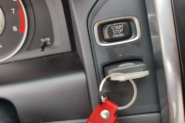 Used Volvo XC60 2013 T5 Comfort Edition Vehicle Key