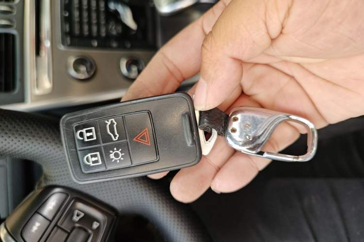 Used Volvo XC60 2013 T5 Comfort Edition Vehicle Key