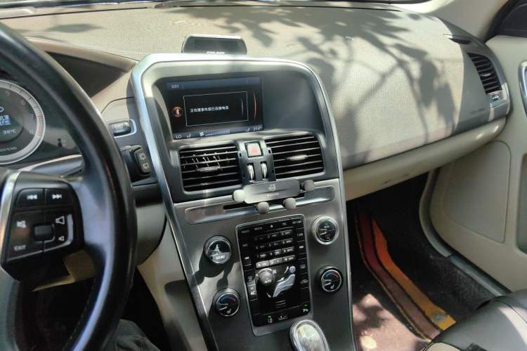 Used Volvo XC60 2013 T5 Zhiya Edition Audio And AC Panel