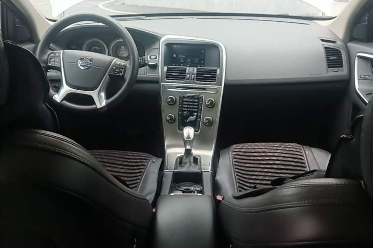 Used Volvo XC60 2013 T5 Prestige Edition Center Console