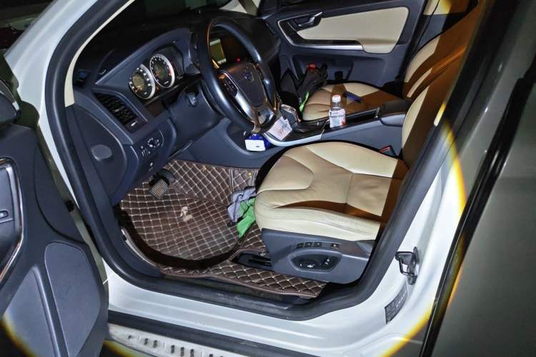 Used Volvo XC60 2013 T5 Comfort Edition Driver Seat