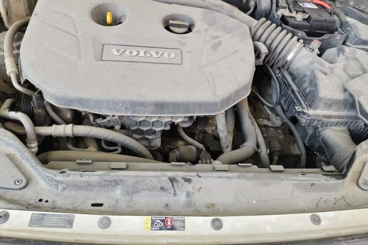 Used Volvo XC60 2013 T5 Comfort Edition Engine Bay