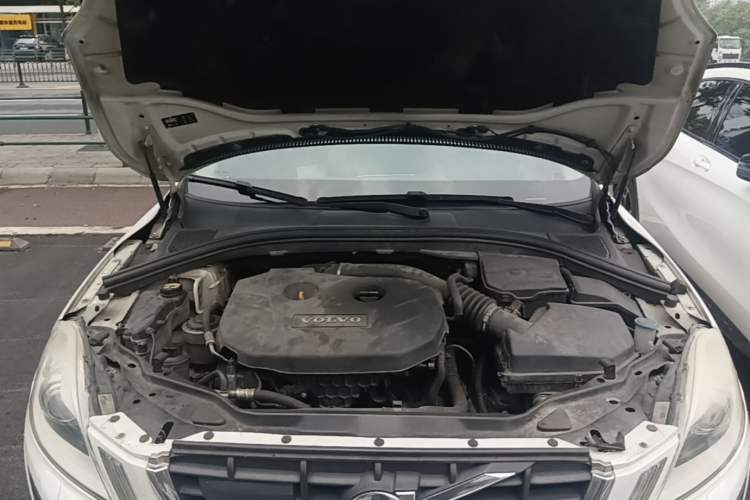 Used Volvo XC60 2013 T5 Prestige Edition Engine Bay