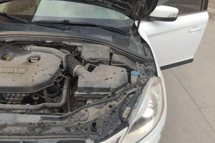 Used Volvo XC60 2013 T5 Comfort Edition Engine Bay Left