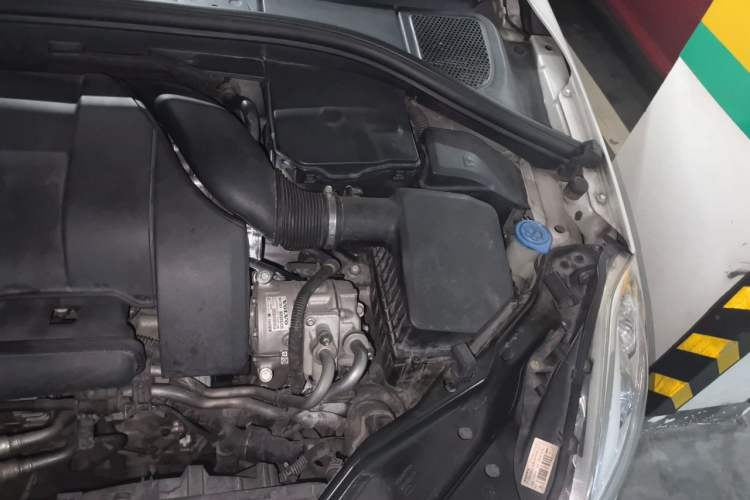 Used Volvo XC60 2013 T6 AWD Comfort Edition Engine Bay Left