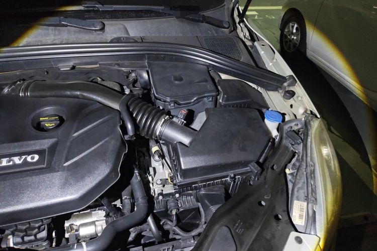 Used Volvo XC60 2013 T5 Comfort Edition Engine Bay Left