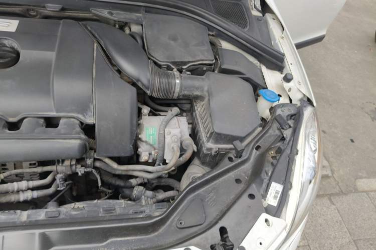 Used Volvo XC60 2013 T6 AWD Comfort Edition Engine Bay Left