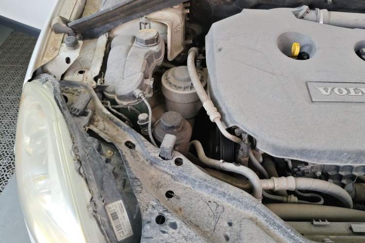 Used Volvo XC60 2013 T5 Comfort Edition Engine Bay Right