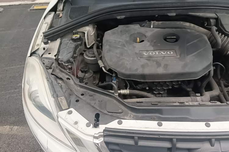 Used Volvo XC60 2013 T5 Prestige Edition Engine Bay Right