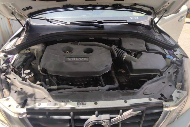 Used Volvo XC60 2013 T5 Zhiya Edition Engine Bay