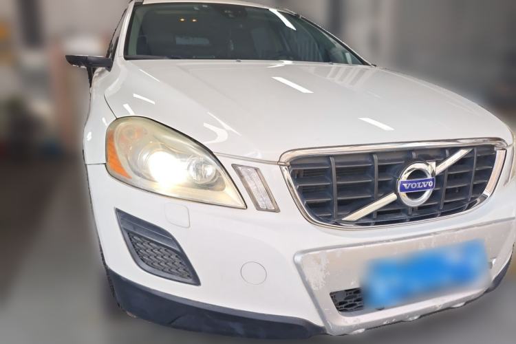 Used Volvo XC60 2013 T5 Comfort Edition Front Right 45 Deg