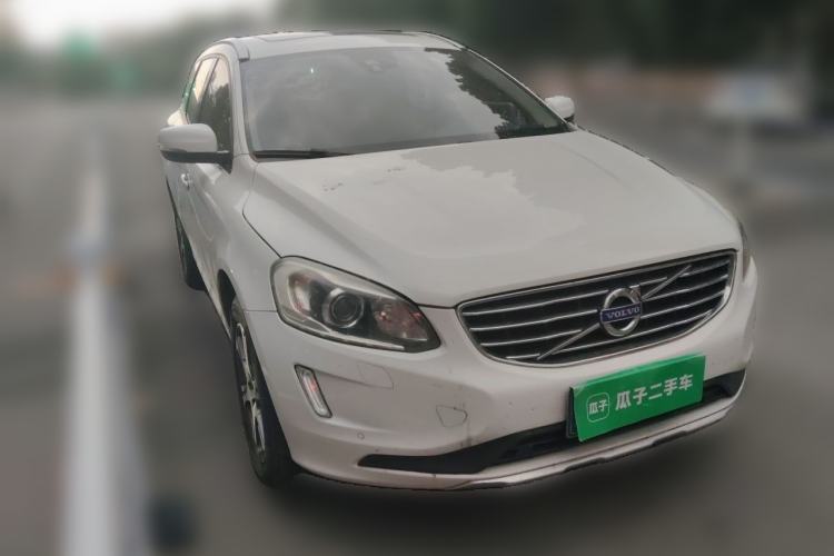 Used Volvo XC60  Front Right 45 Deg