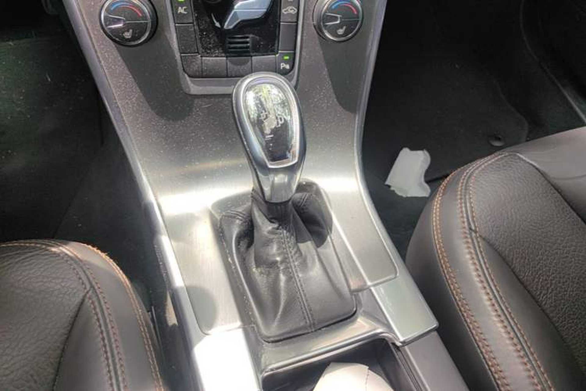 Used Volvo XC60 2013 T5 Comfort Edition Gear Lever
