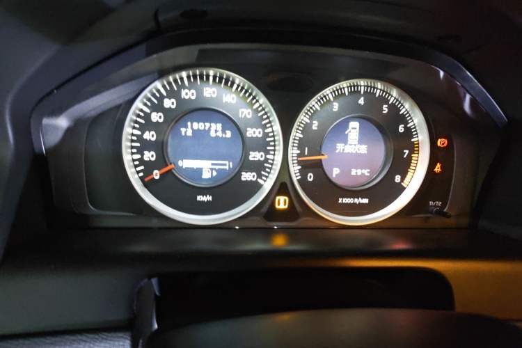 Used Volvo XC60 2013 T5 Comfort Edition Instrument Cluster