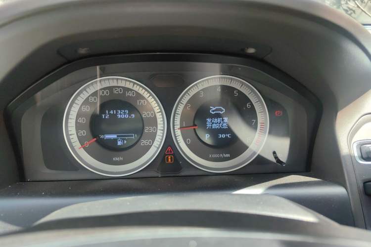 Used Volvo XC60 2013 T5 Zhiya Edition Instrument Cluster