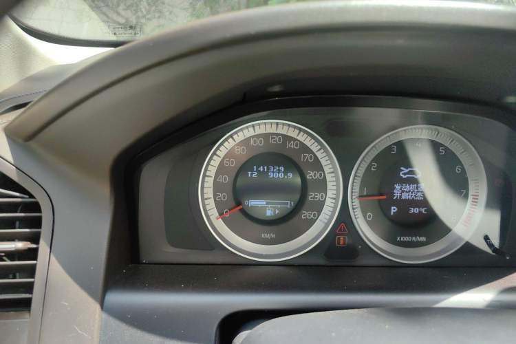 Used Volvo XC60 2013 T5 Zhiya Edition Odometer Close Up