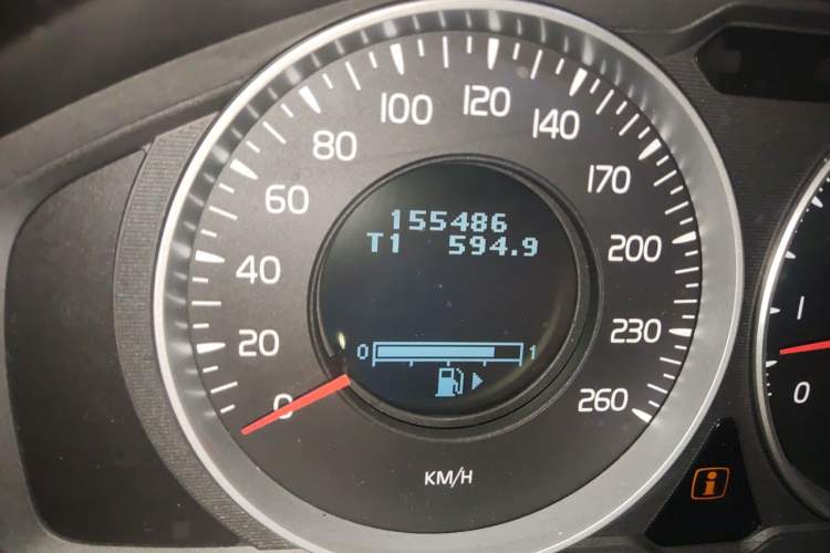 Used Volvo XC60 2013 T6 AWD Comfort Edition Odometer Close Up