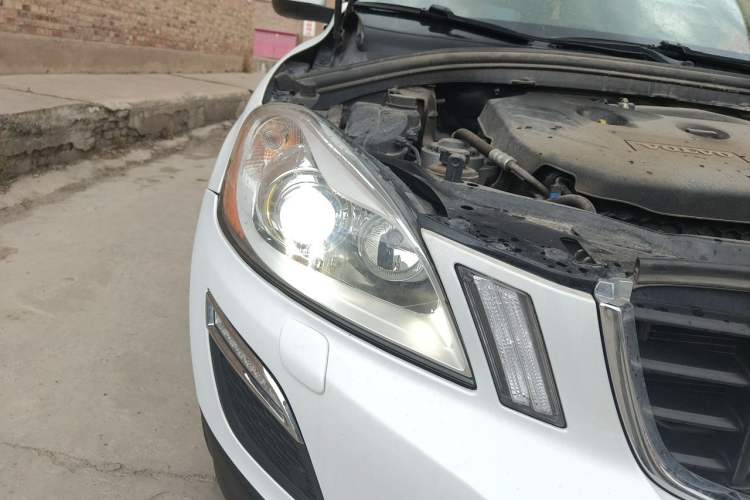 Used Volvo XC60 2013 T5 Comfort Edition Right Front Headlight