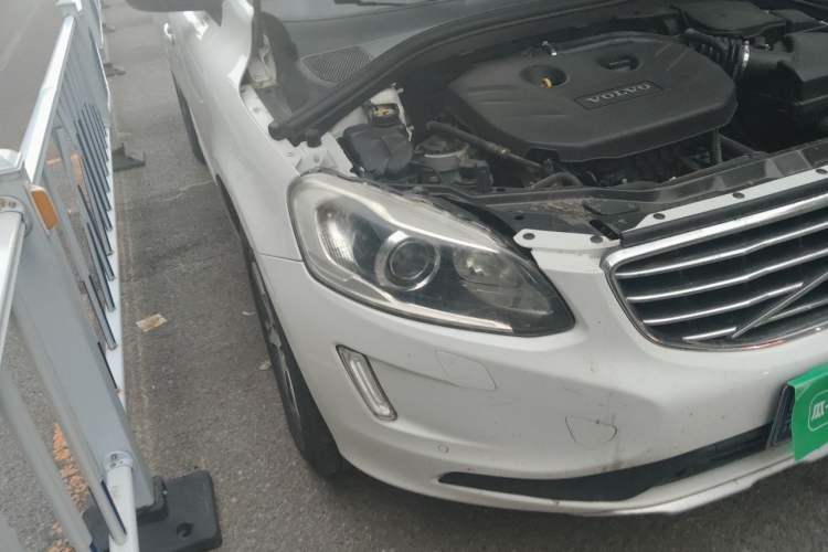 Used Volvo XC60  Right Front Headlight