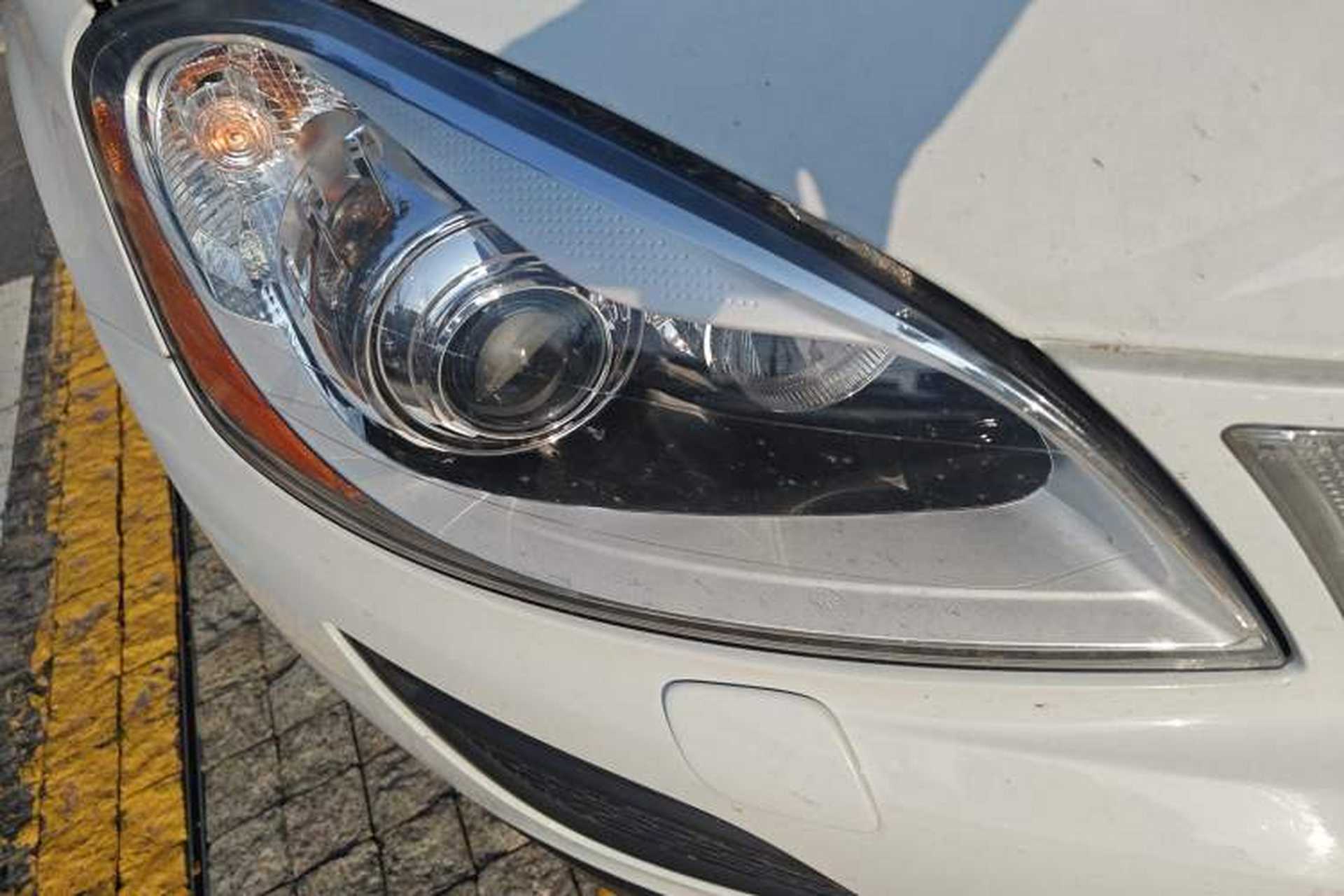 Used Volvo XC60 2013 T5 Comfort Edition Right Front Headlight