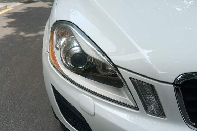 Used Volvo XC60 2013 T6 AWD Comfort Edition Right Front Headlight