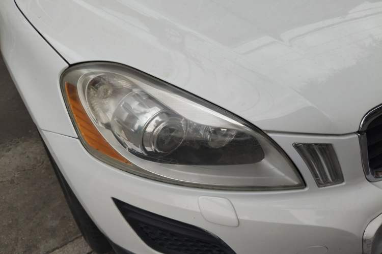 Used Volvo XC60 2013 T6 AWD Comfort Edition Right Front Headlight