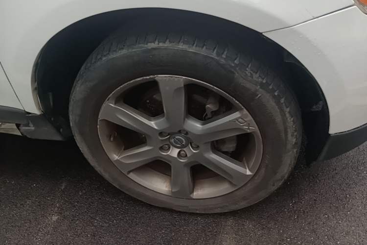 Used Volvo XC60 2013 T5 Prestige Edition Right Front Wheel Hub