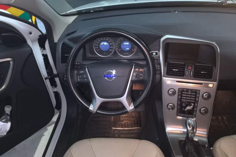 Used Volvo XC60 2013 T6 AWD Comfort Edition Steering Wheel