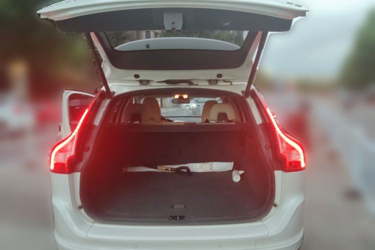 Used Volvo XC60  Trunk