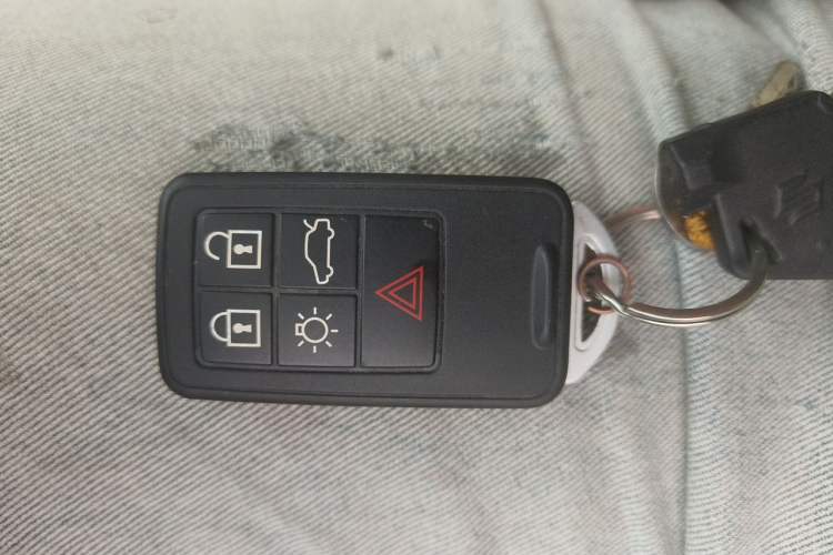 Used Volvo XC60 2013 T5 Comfort Edition Vehicle Key