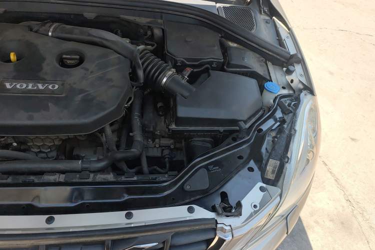 Used Volvo XC60 2013 T5 Zhiya Edition Engine Bay Left