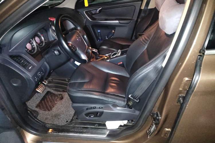 Used Volvo XC60 2013 T6 AWD Comfort Edition Left Front Seat