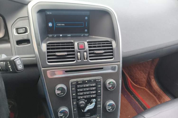 Used Volvo XC60 2014 T5 Zhiya Edition Audio And AC Panel
