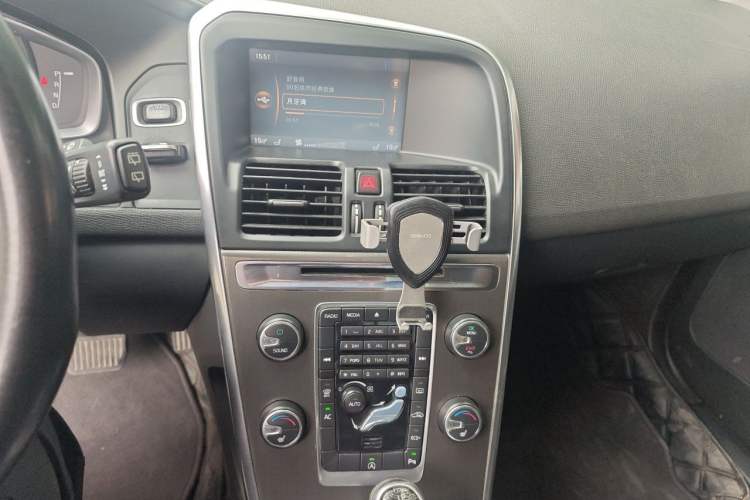 Used Volvo XC60 2014 Facelift T5 Zhiyi Edition Audio And AC Panel