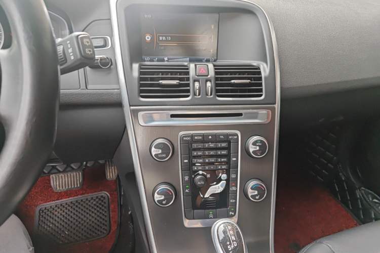 Used Volvo XC60 2014 Facelift T5 Zhiyi Edition Audio And AC Panel