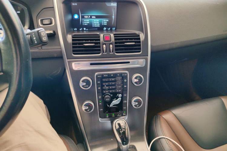 Used Volvo XC60 2014 Restyled T5 Zhiya Edition Audio And AC Panel