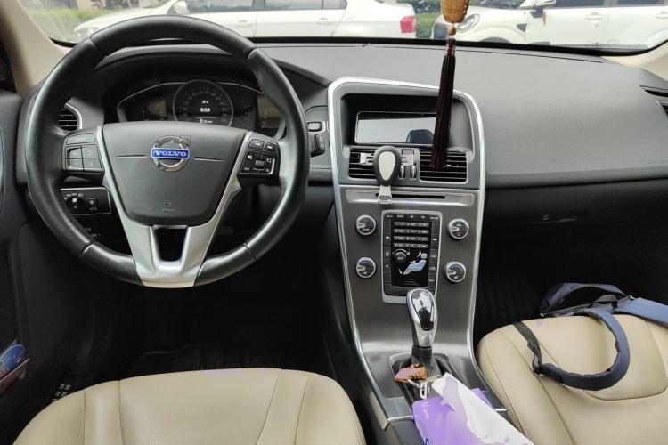 Used Volvo XC60 2014 Facelift T5 Zhiyi Edition Center Console