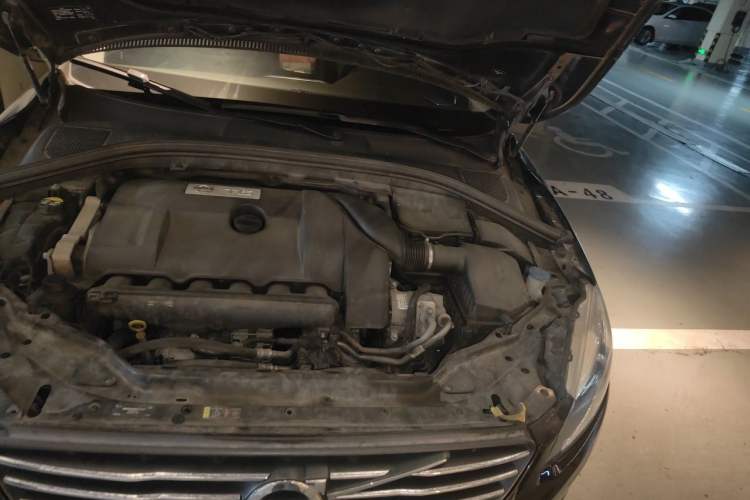 Used Volvo XC60 2014 T6 Zhiyi Edition Engine Bay Left