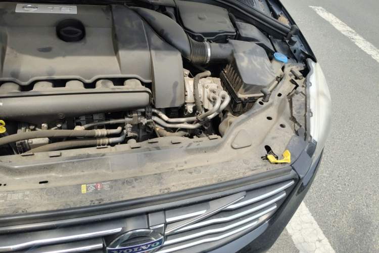 Used Volvo XC60 2014 T6 Zhiyi Edition Engine Bay Left