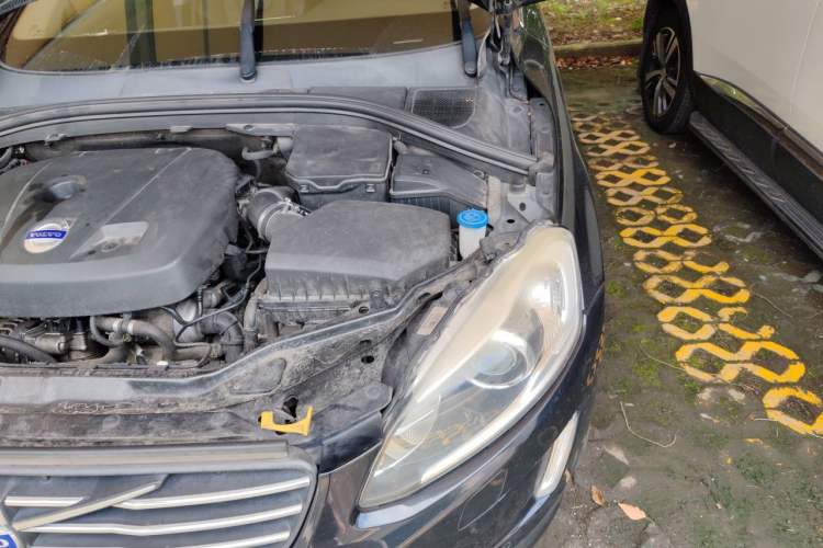 Used Volvo XC60 2014 Restyled T5 Zhiya Edition Engine Bay Left