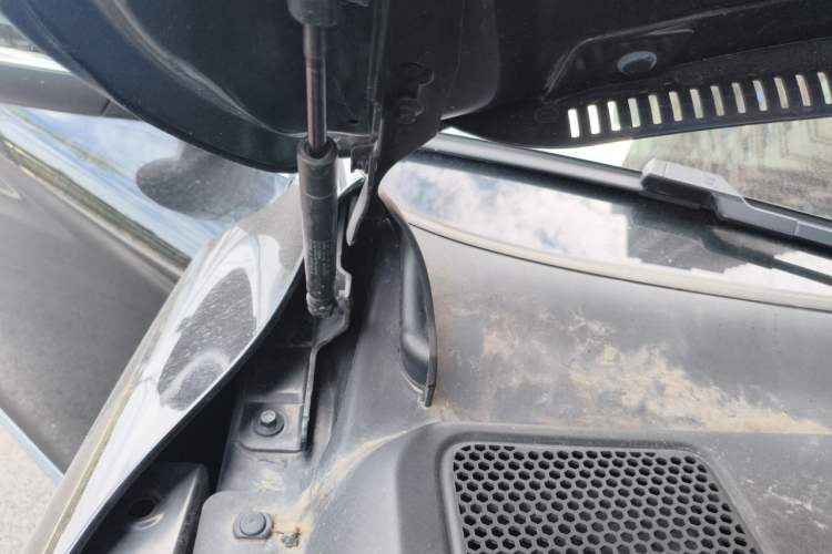 Used Volvo XC60 2014 T5 Zhiya Edition Engine Bay Right