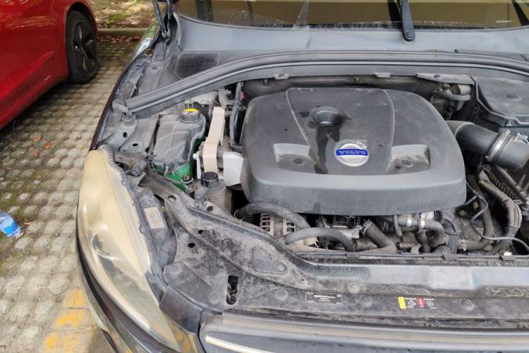 Used Volvo XC60 2014 Restyled T5 Zhiya Edition Engine Bay Right