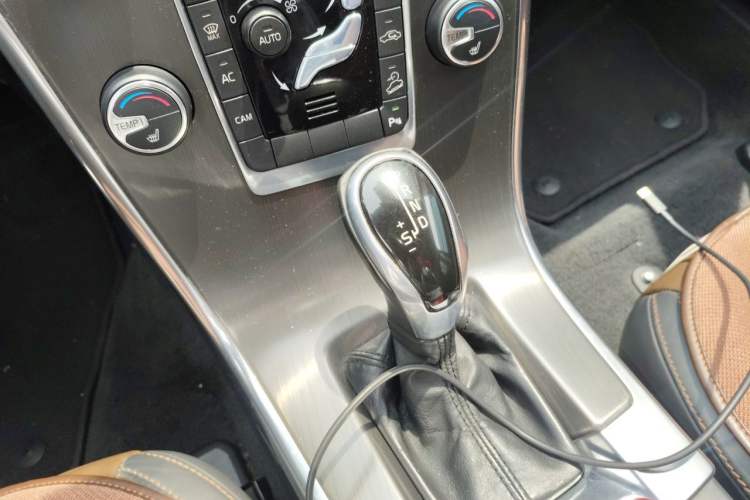 Used Volvo XC60 2014 T6 Zhiyi Edition Gear Lever