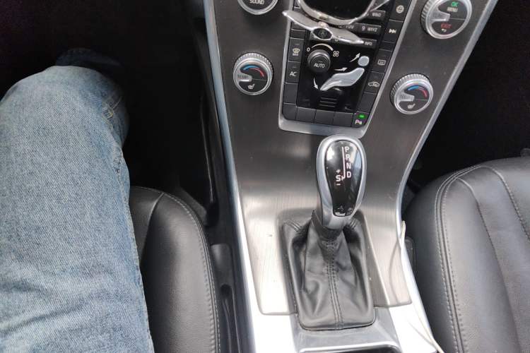 Used Volvo XC60 2014 T5 Zhiyi Edition Gear Lever