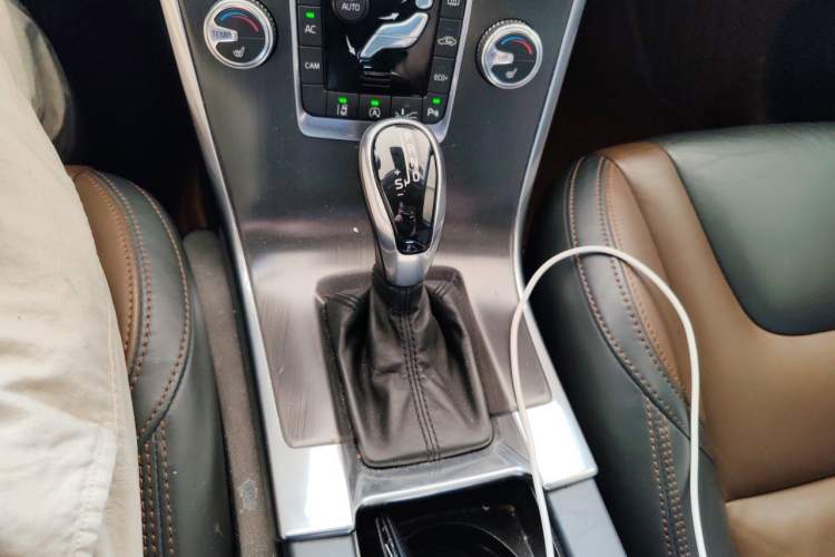 Used Volvo XC60 2014 Restyled T5 Zhiya Edition Gear Lever