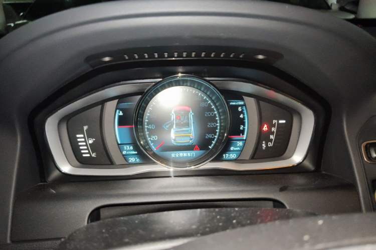 Used Volvo XC60 2014 T5 Zhiyi Edition Instrument Cluster