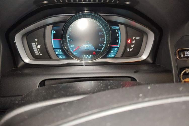 Used Volvo XC60 2014 T5 Zhiyi Edition Odometer Close Up