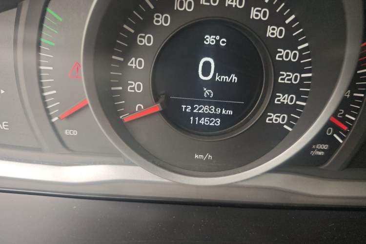 Used Volvo XC60 2014 Facelift T5 Zhiyi Edition Odometer Close Up